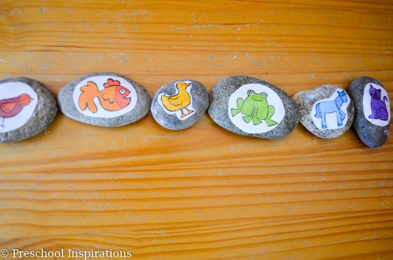 Brown Bear Story Stones with FREE printable - Preschool Inspirations