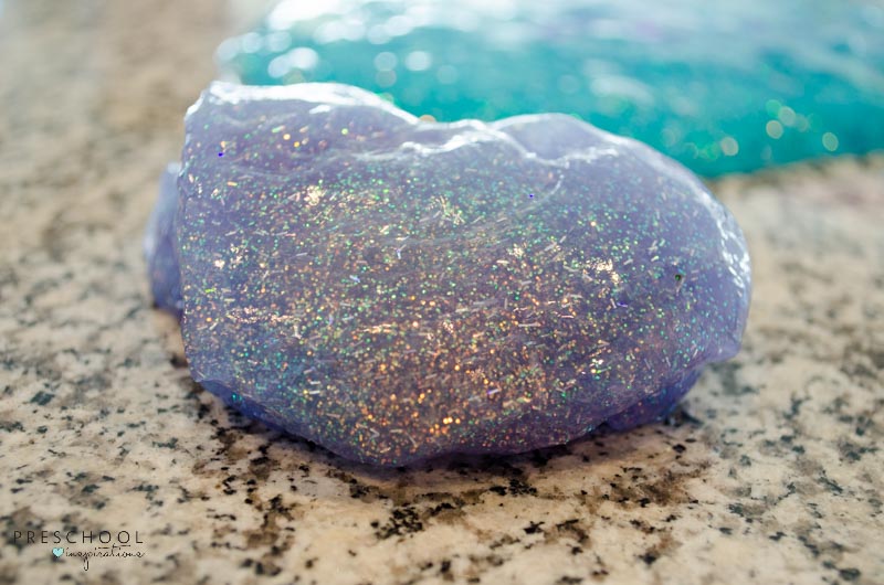 Need the perfect slime recipe. This slime recipe with borax is so inviting and calming. It is an inviting play recipe that will keep children busy for hours!