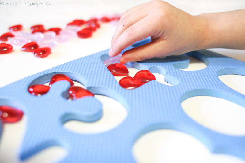 Preschool Valentine's Day number recognition activity